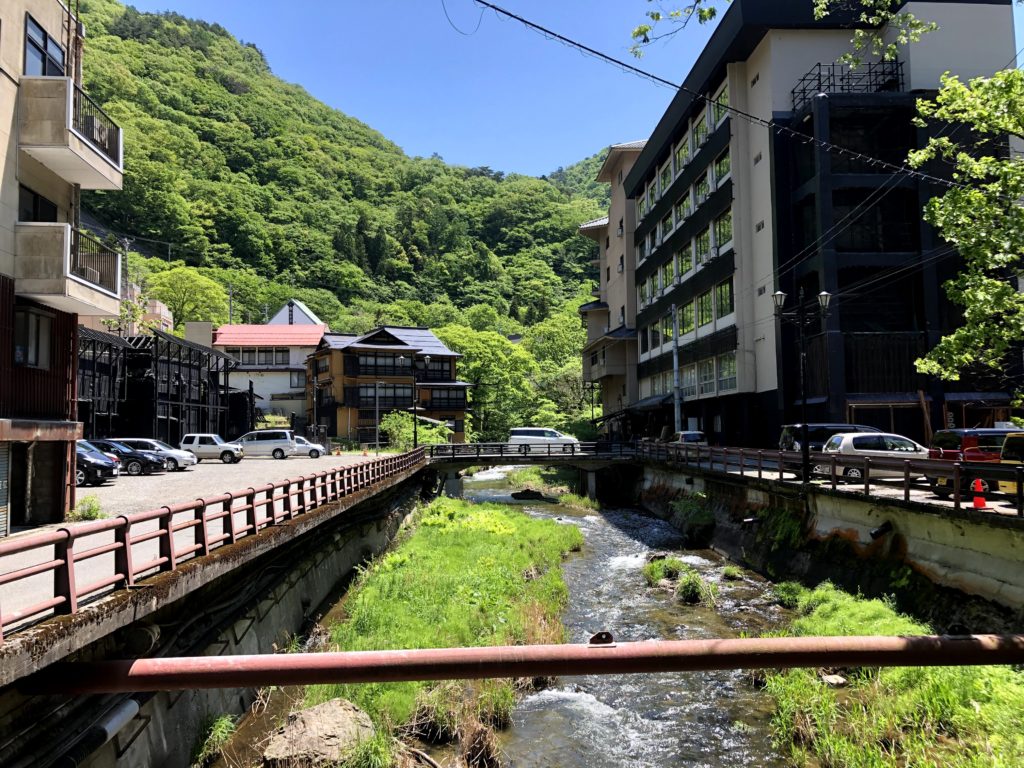 東山温泉街